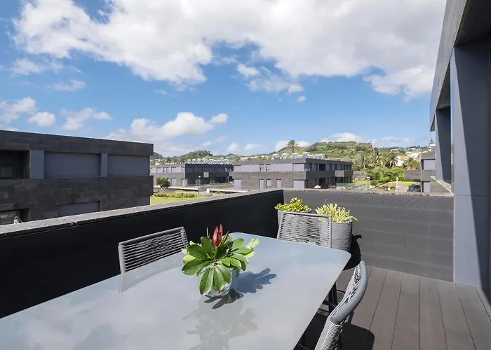 Island Villa, * Ponta Delgada